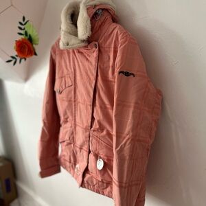BNWT Burton Motorola Dutchess Insulated Ski jacket Coral with IPod pckt ca 2010